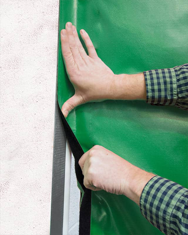 medium-insulated-curtain-amcraft-manfacturing-seal-wall